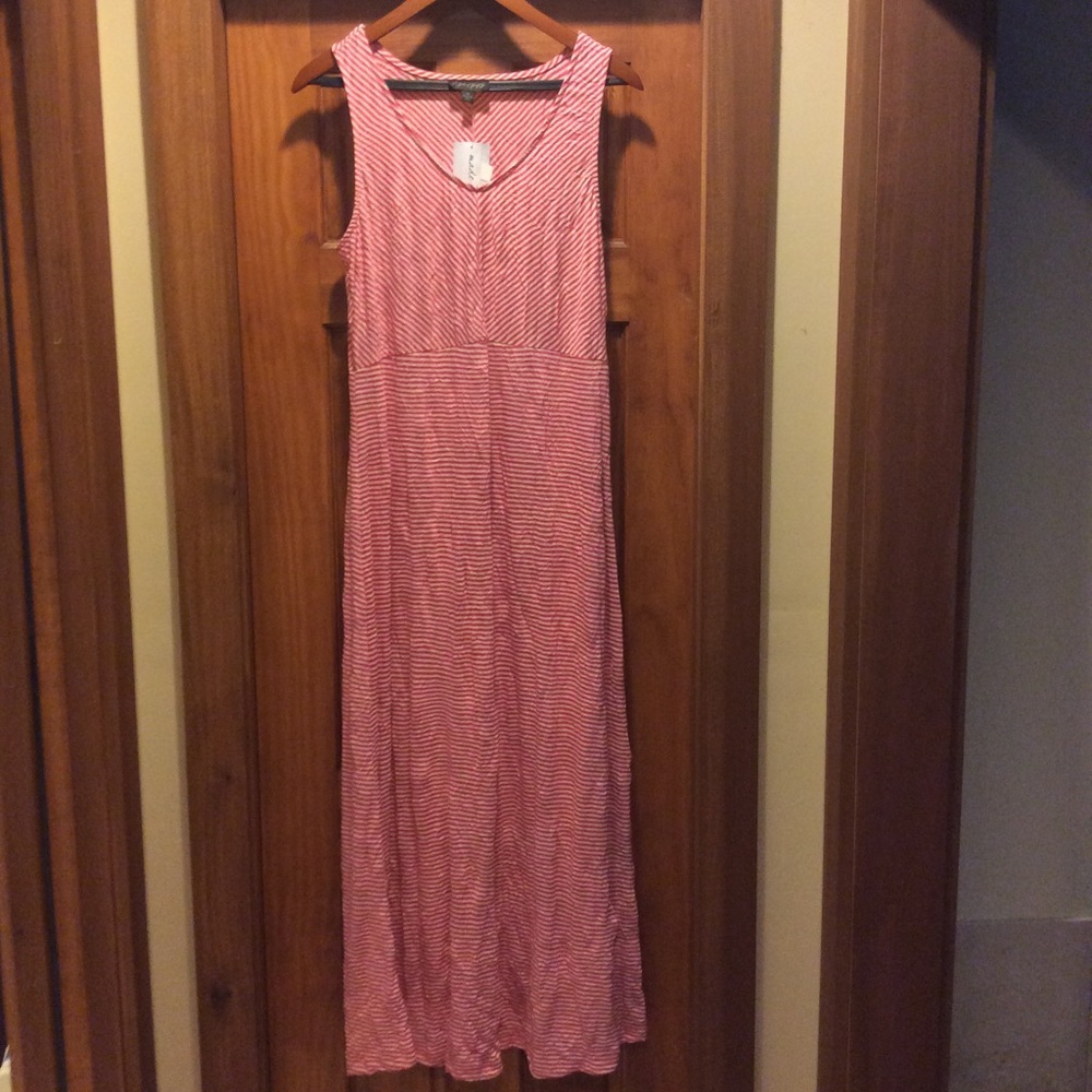 Apropos maxi dress size M, NWT